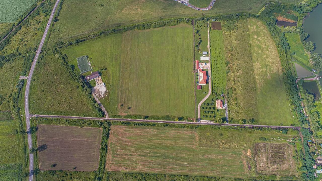 Stejarii Resort Ineu  Екстер'єр фото