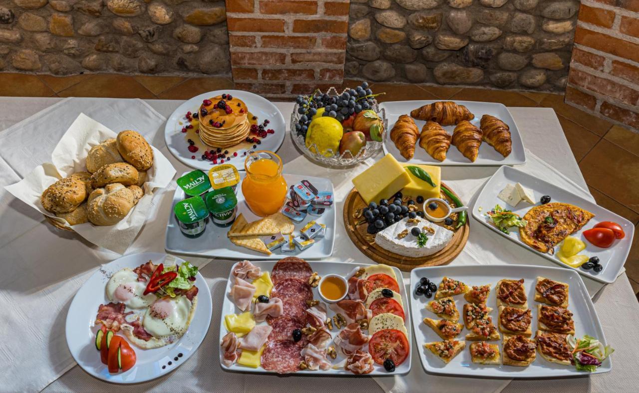 Stejarii Resort Ineu  Екстер'єр фото