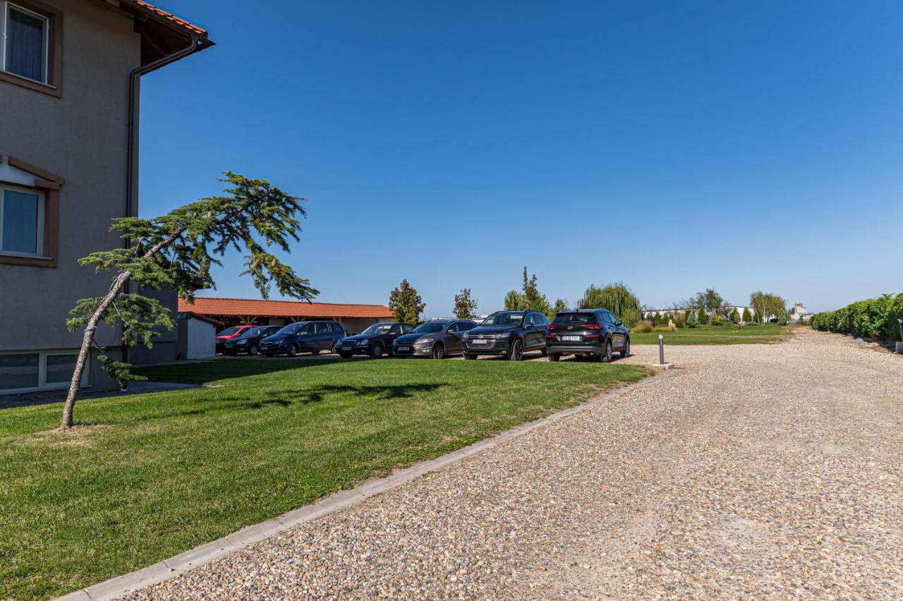 Stejarii Resort Ineu  Екстер'єр фото