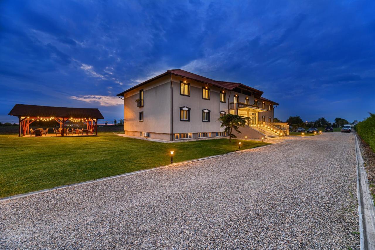 Stejarii Resort Ineu  Екстер'єр фото