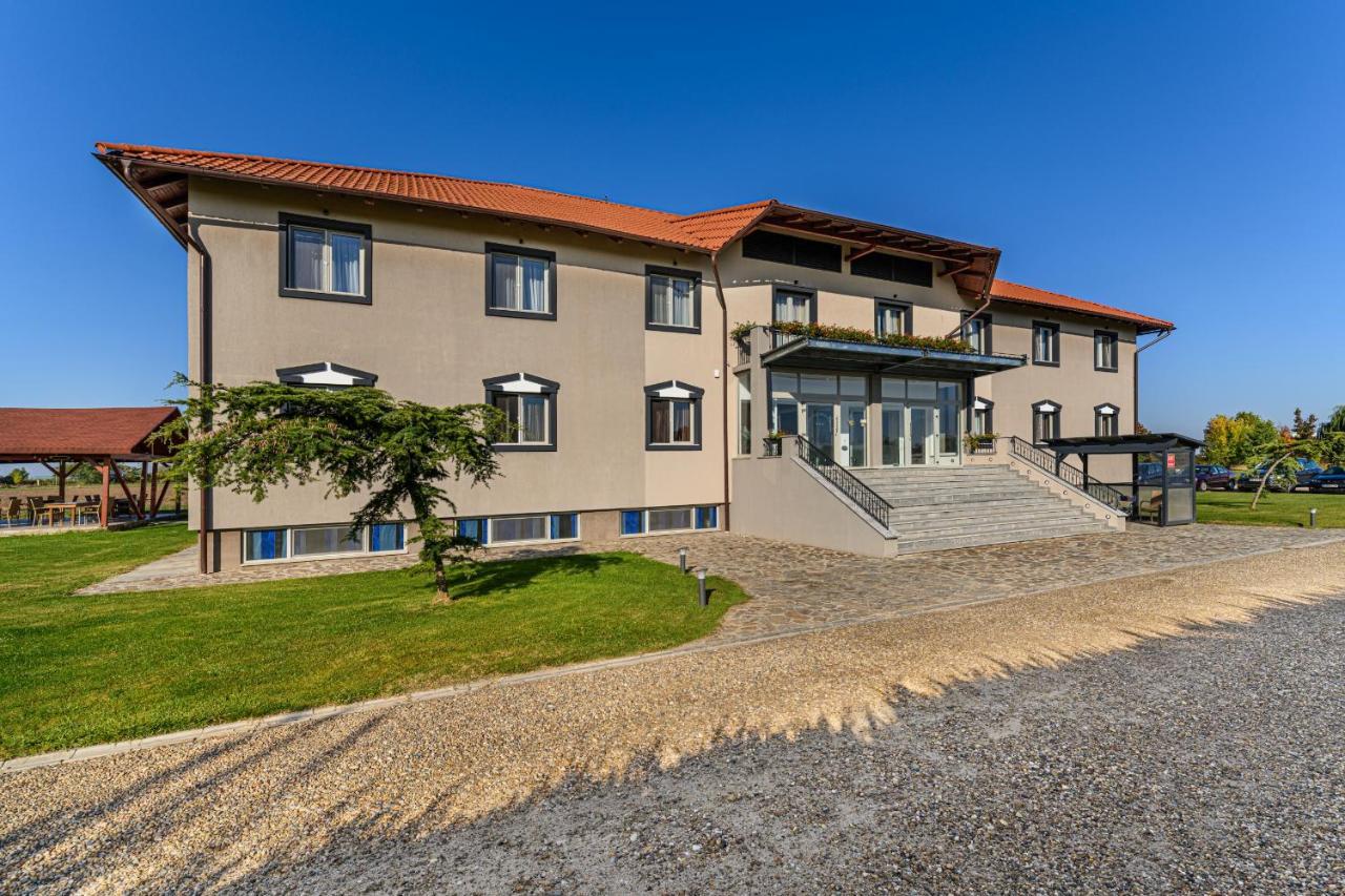 Stejarii Resort Ineu  Екстер'єр фото
