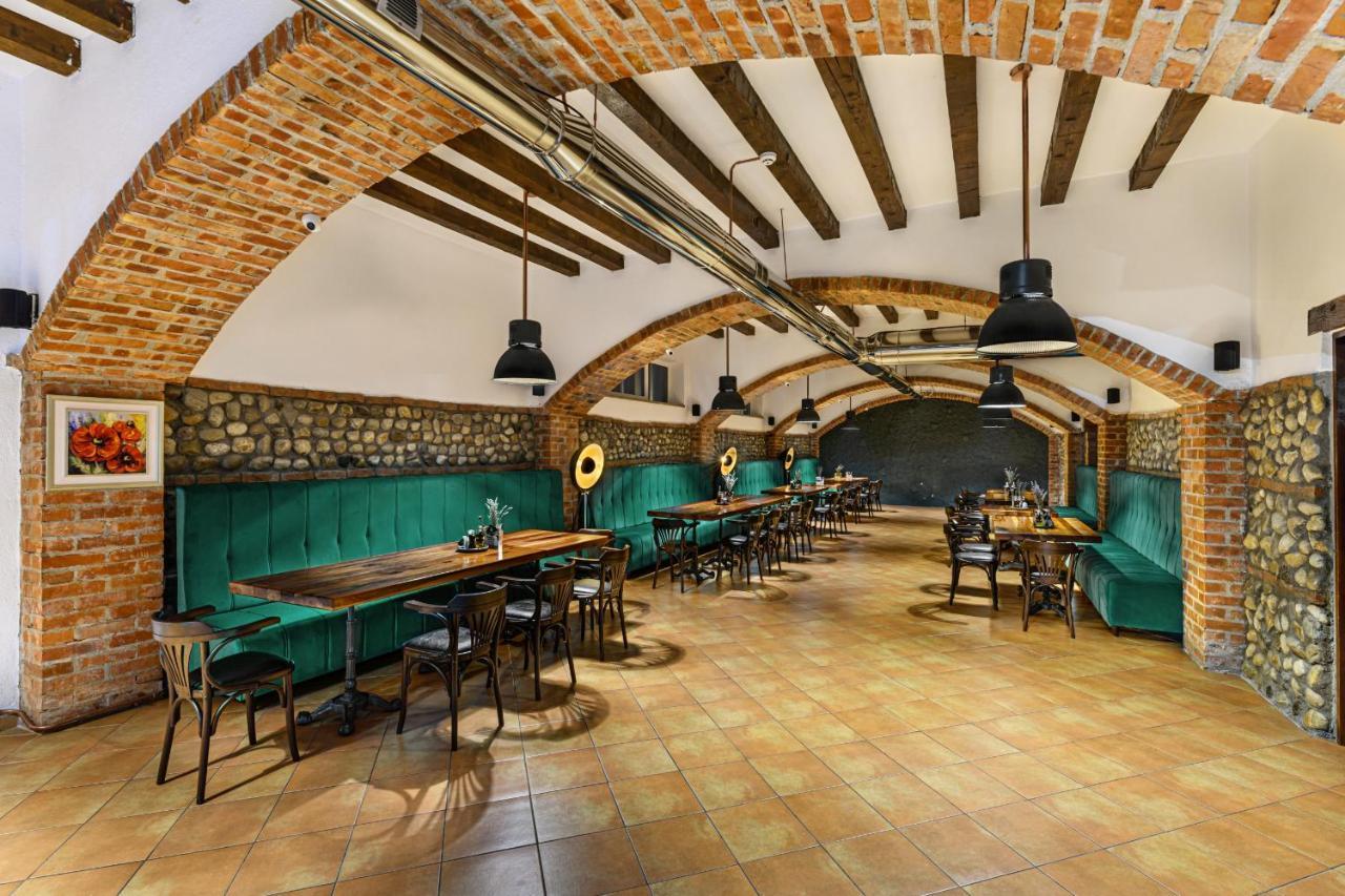 Stejarii Resort Ineu  Екстер'єр фото